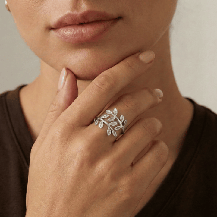 Noor Olive Leaf Ring
