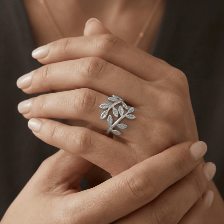 Noor Olive Leaf Ring